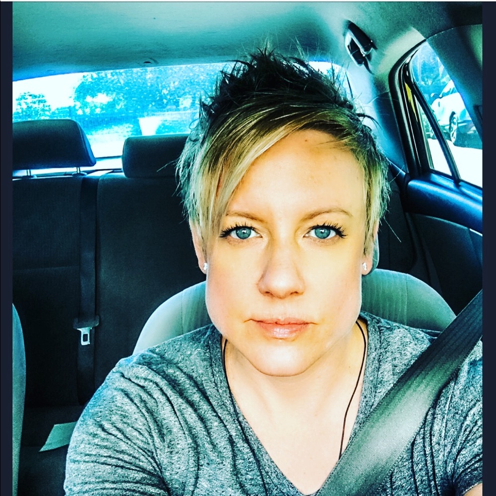 Meet your Posher, Brooke